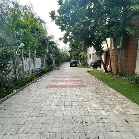 Barefootbay - Villa With Private Beach Access Ченнаї Екстер'єр фото